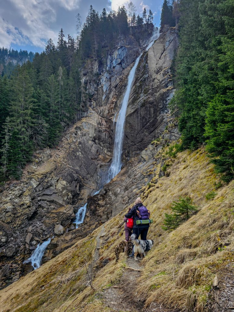 Waterfall_family_mom_daugther_explore_world_nature