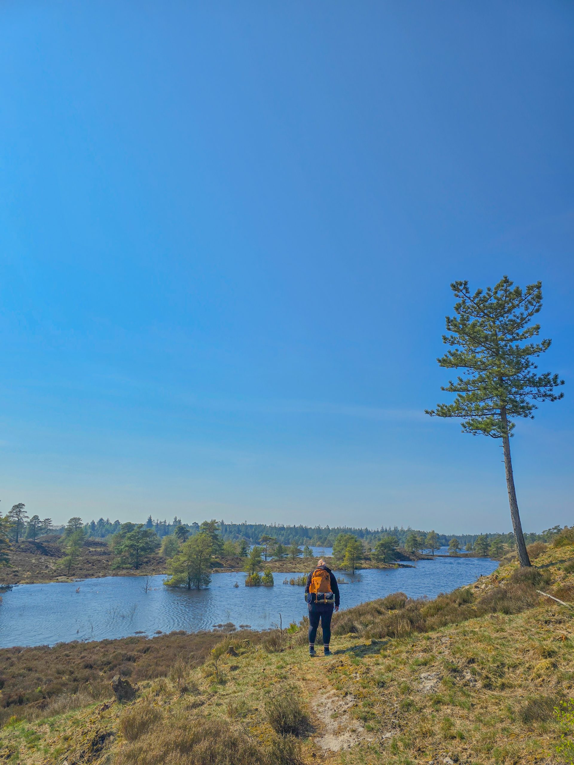 Hiking_view_syvårssøerne_sunshine_blue_sky